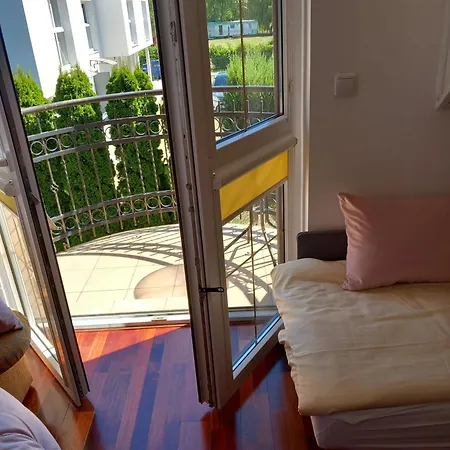 West Cliff Apartment *