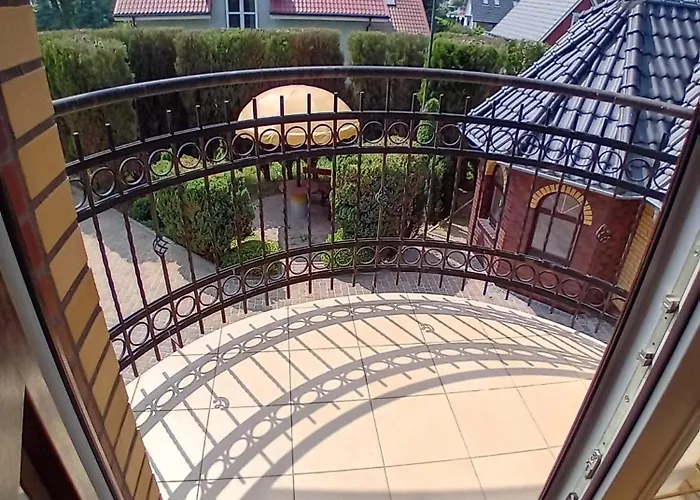 West Cliff * Пустково