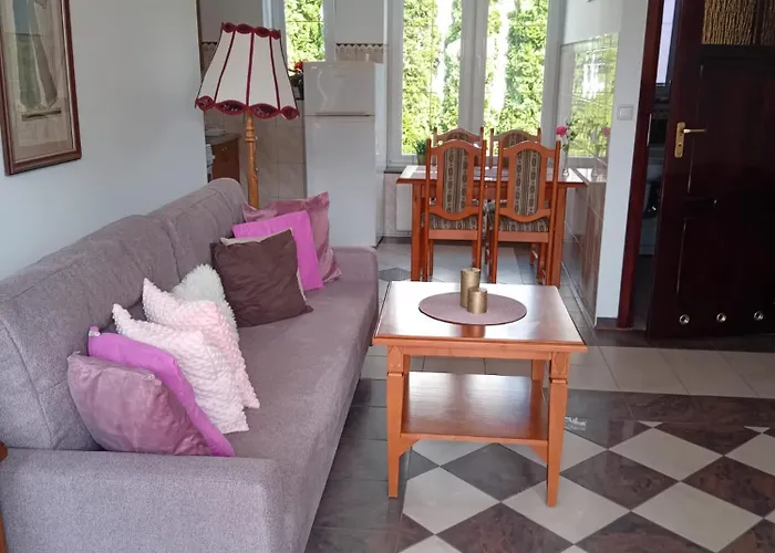 West Cliff * Пустково